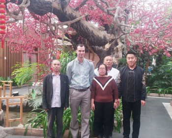 英國(guó)客戶來(lái)廠訂購(gòu)設(shè)備